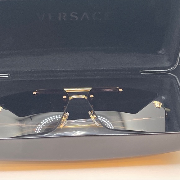 Versace Sunglasses VE2245 10028G 60mm Gold / Grey Gradient Lens Authentic & NWT - Picture 11 of 12